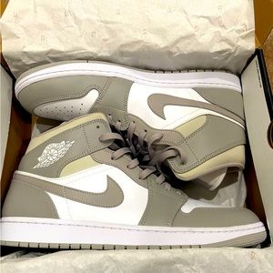 Air Jordan 1 mid - Size:14 - Color: Linen/College Grey